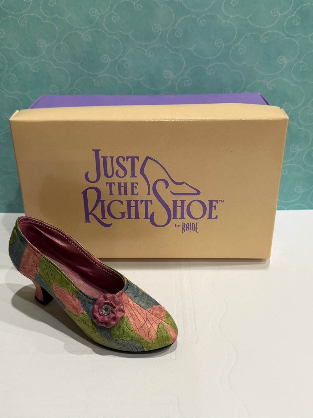 Just the Right Shoe “Rose Court” #25009 (1998) Collectible Shoe